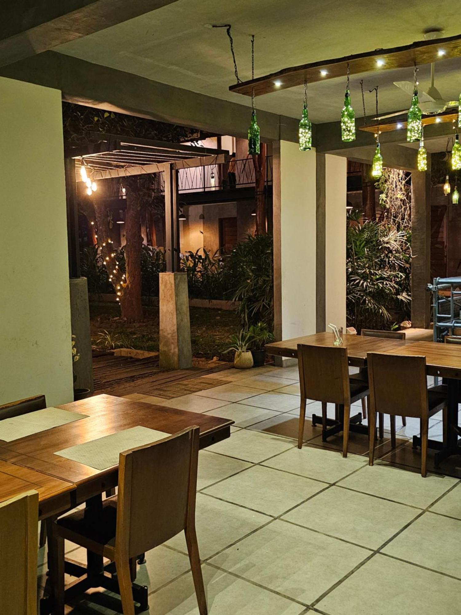 Royal Tusker Hotel Udawalawe Bagian luar foto