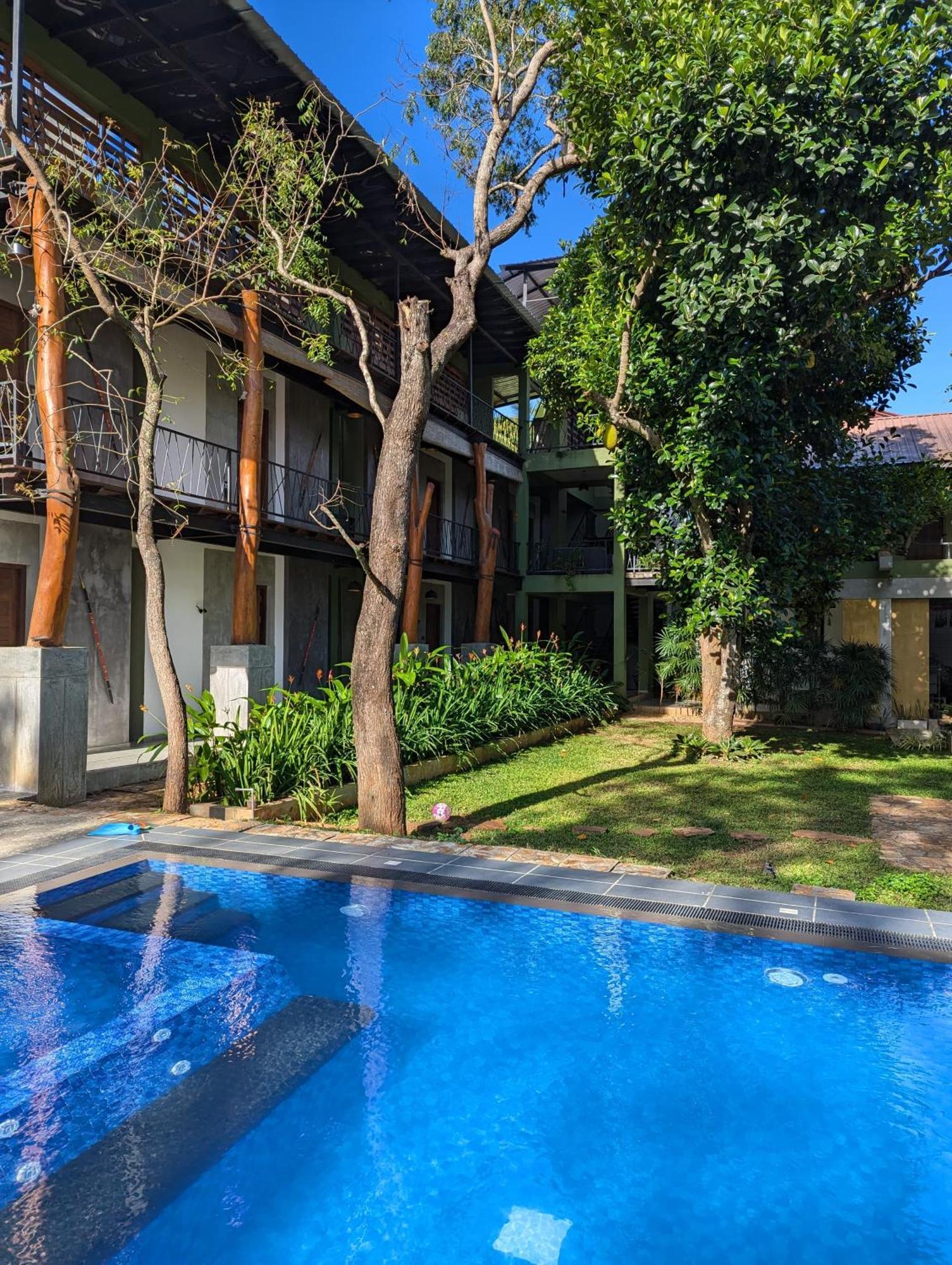 Royal Tusker Hotel Udawalawe Bagian luar foto